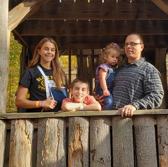 Meet your Posher, Kathy Jo - Picture 5 of 8